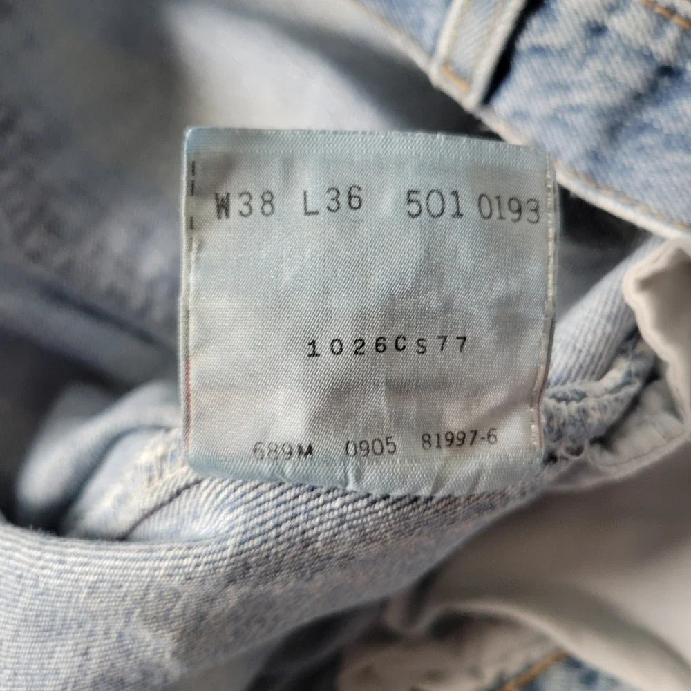 Levi's 501 Jeans Mens‎ 36x30 Light Wash Blue Straight Leg Button Fly Denim